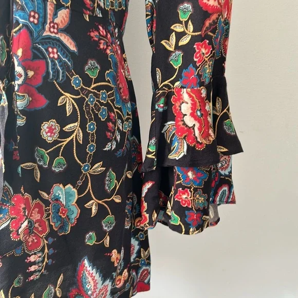 Alice + Olivia Floral Romper. Size S - Picture 5 of 8